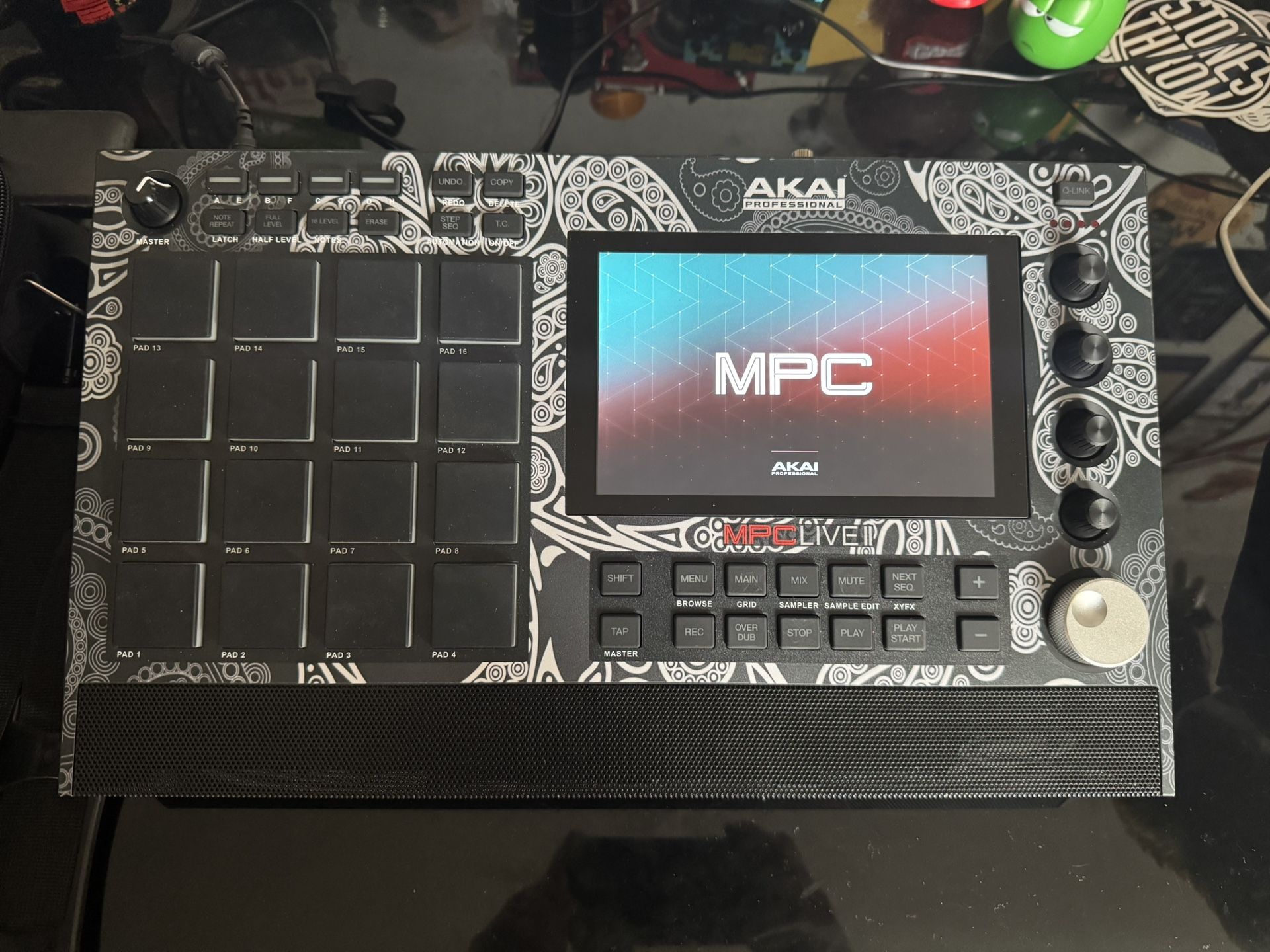 MPC Live 2 + Magma case + Decksaver