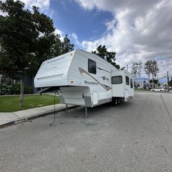 2004 Wilderness Fifth Wheel Super Slide