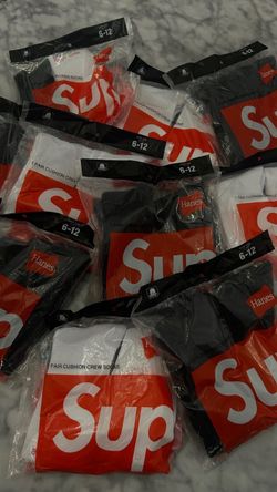 Supreme socks