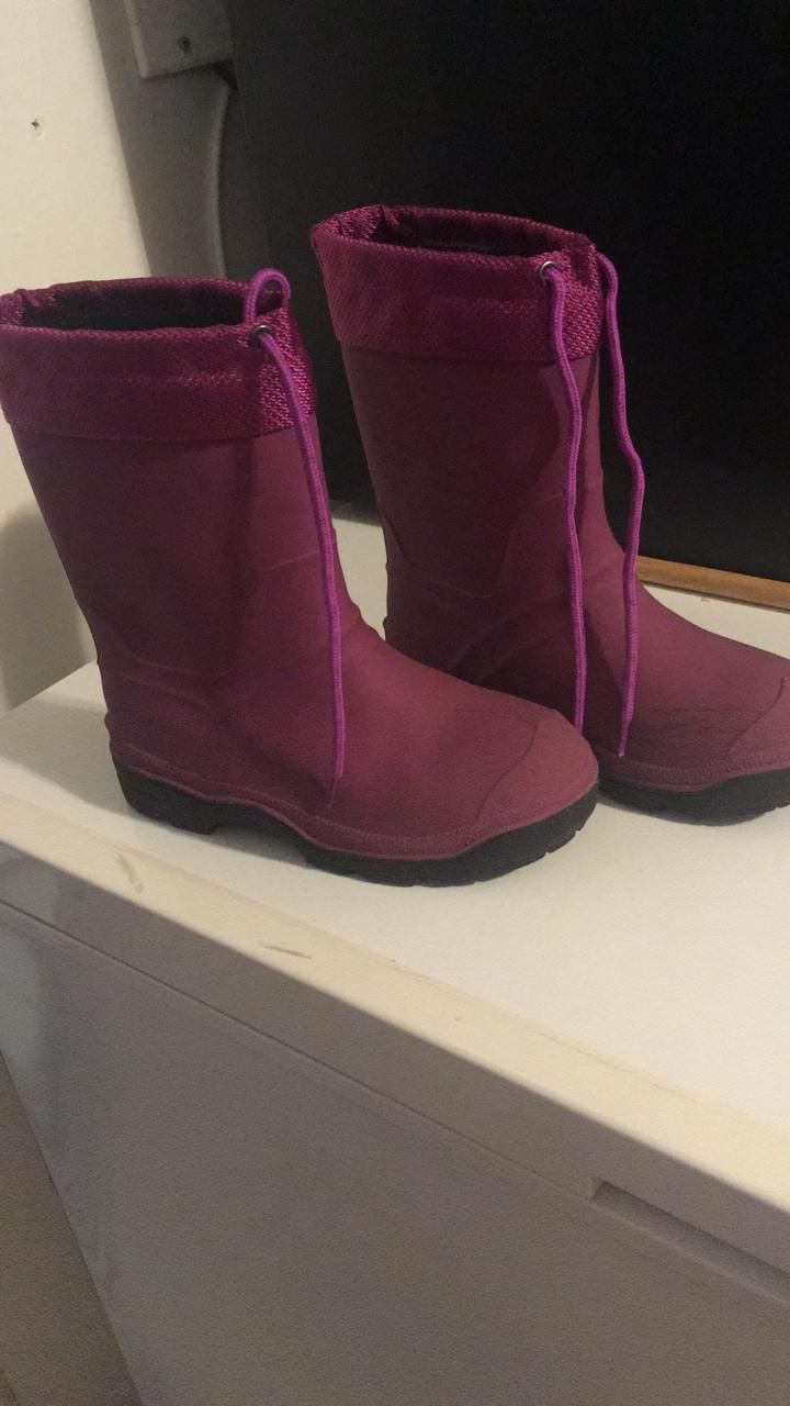 Girls boots size 2