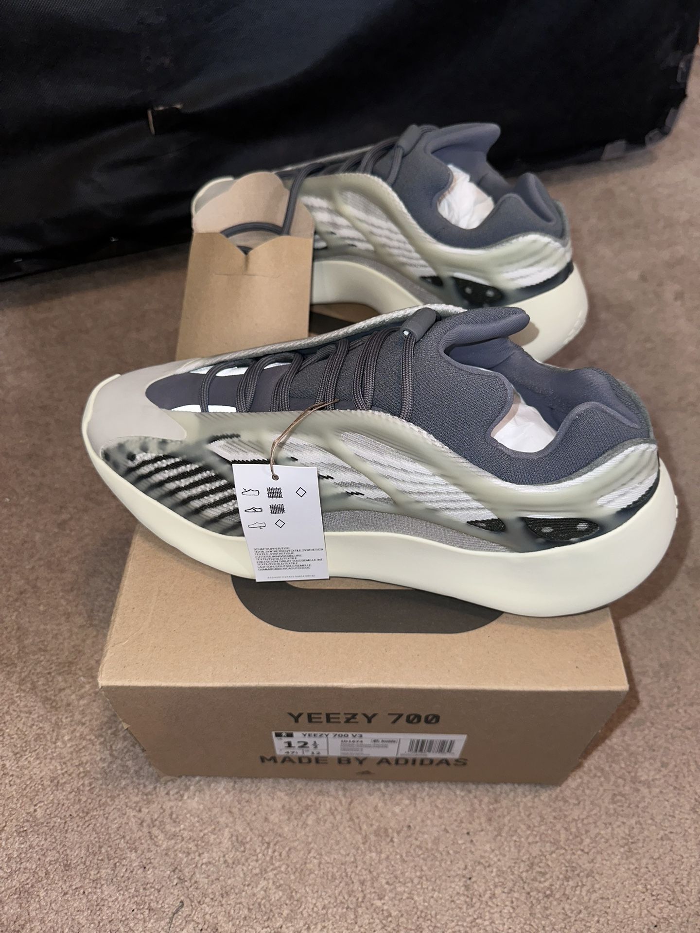Yeezy 700 V3 Azael
