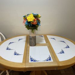 Round Dinner Table