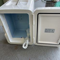 Cooluli Infinity 10L Mini Cosmetic Fridge Cool And Hot $50 Firm On Price