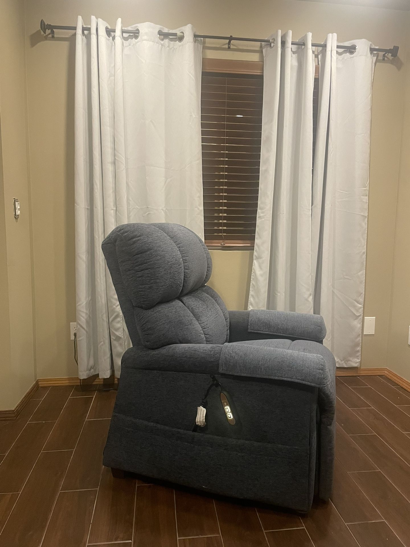 Power Lift Recliner Chair