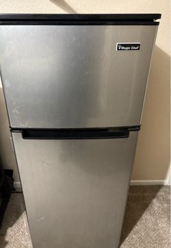 Mini Fridge with freezer