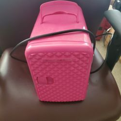 Cosmetic refrigerator