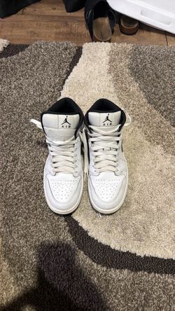 Jordan 1 Mid