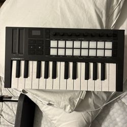 Launchkey Midi Keyboard
