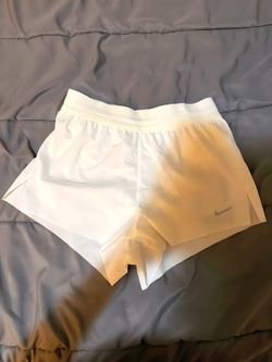 Woman white nike shorts