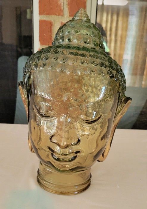 Lord Buddha भगवान बुद्ध
Crystal Head मस्तिष्क