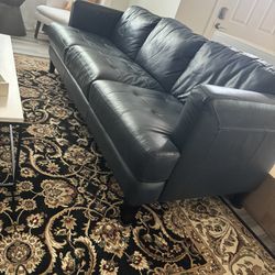 Modern  Leather  Sofa 