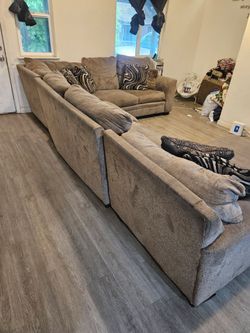 Couch for sale $100
