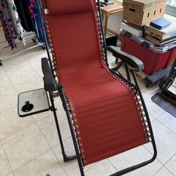 Metal Frame Stationary Zero Gravity Chair with attached Table 