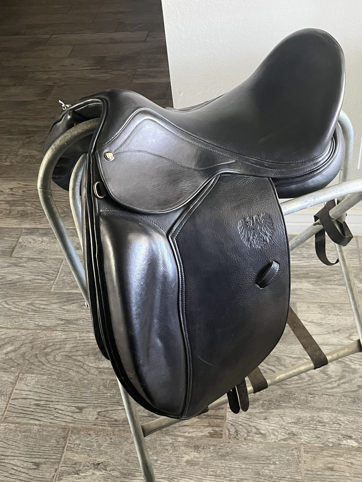 Dressage saddle