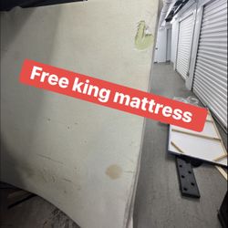 Free King Foam Mattress‼️‼️‼️‼️‼️