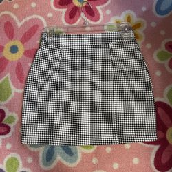 Black and White Houndstooth Skirt