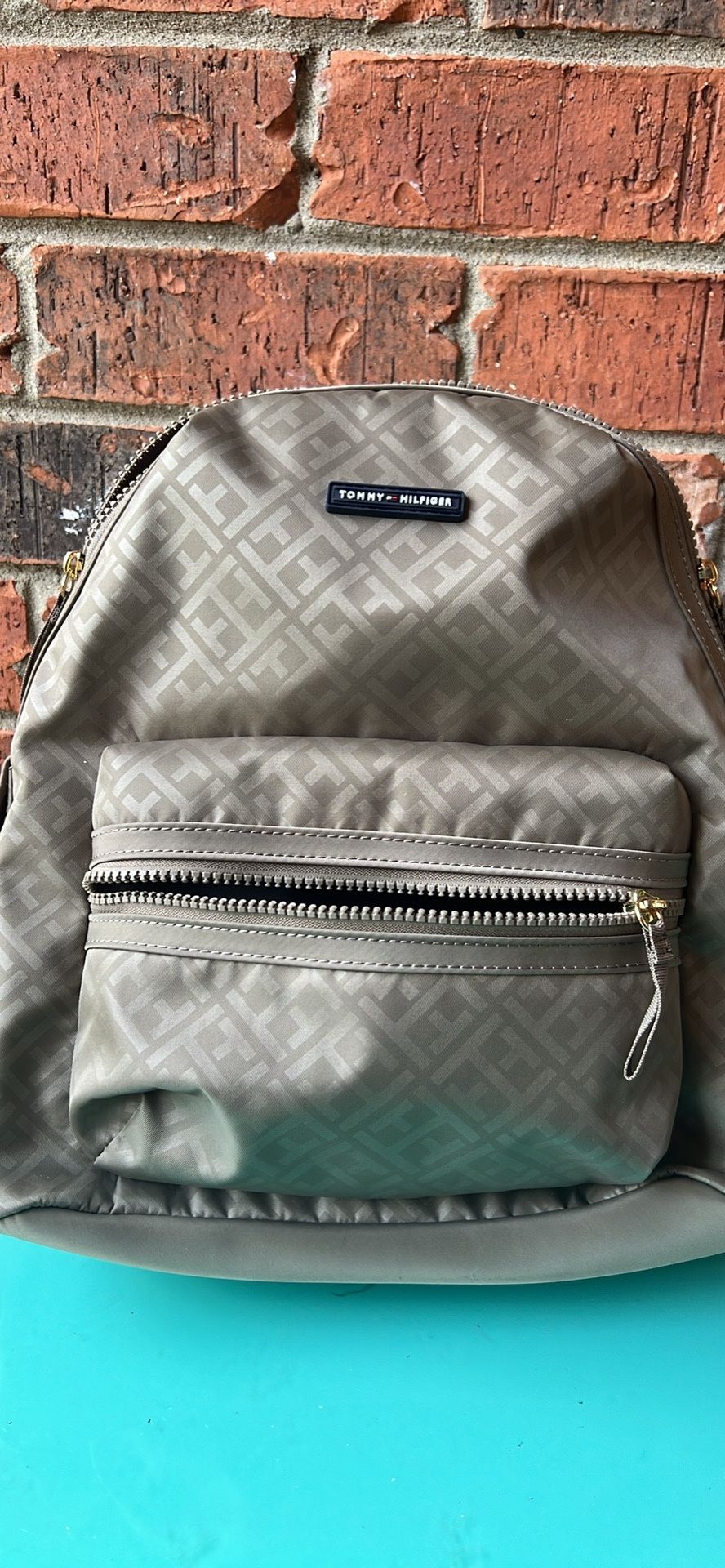 Tommy Hilfiger Bag + Pouch