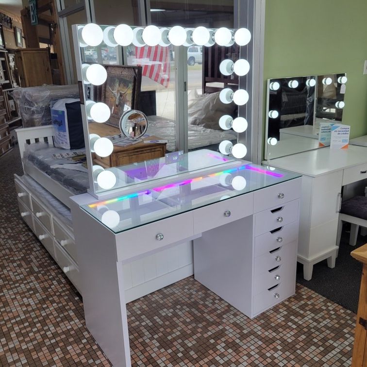 Vanity With LED Light USB Bluetooth 