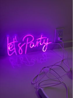 Neon Sign Let’s Party Pink