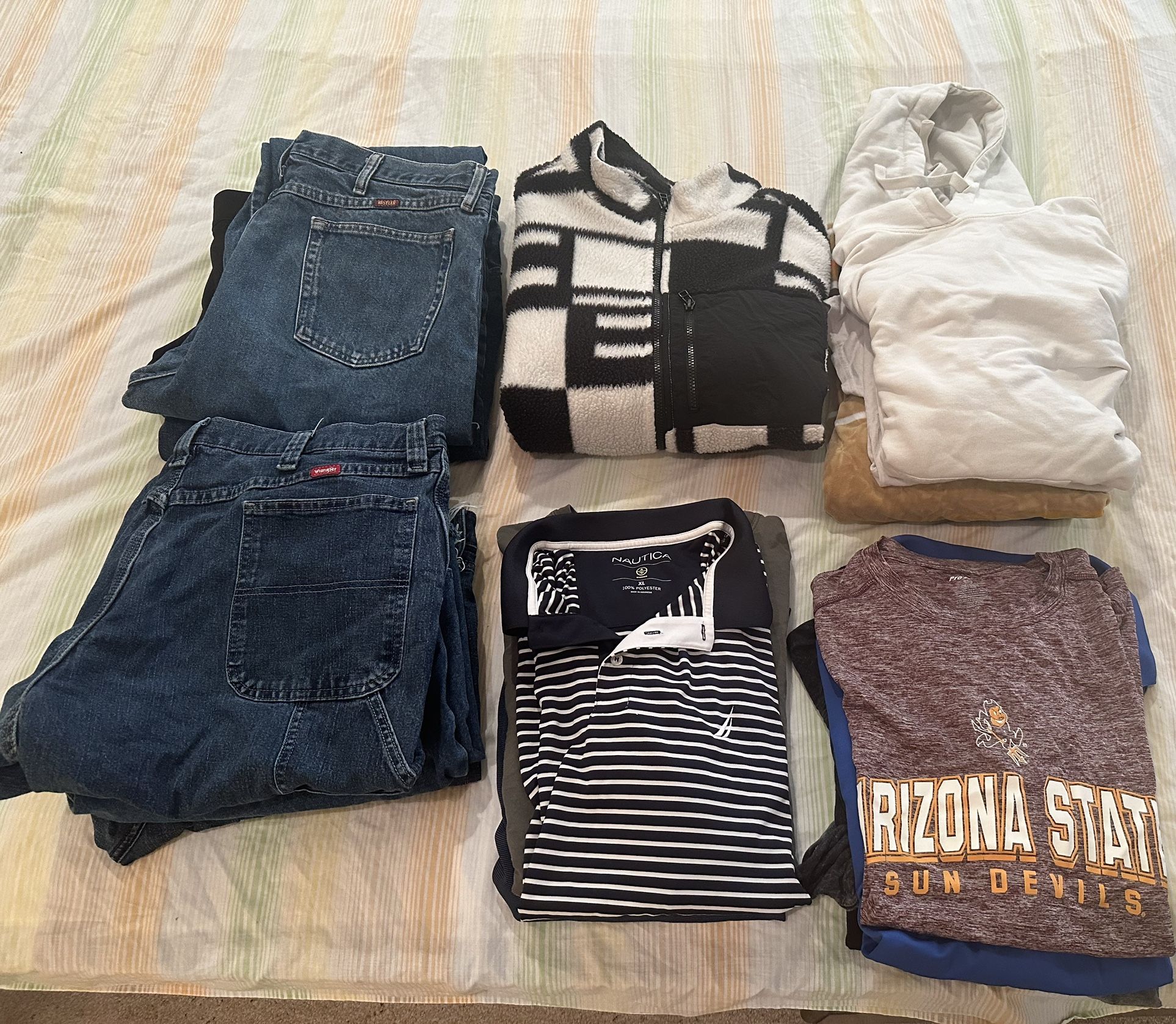 Large Lot Men’s Blue Jeans Size 38x32, 40x320 Jackets T-shirt’s And Workout XL Shirts All For $5 To $9 Each