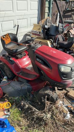 Riding lawnmower