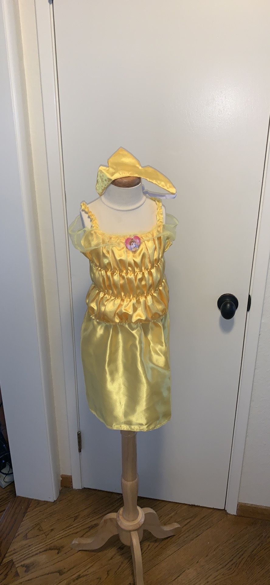 Disney Princess dress up costumes costume Snow White Cinderella Aurora Belle 4-6x