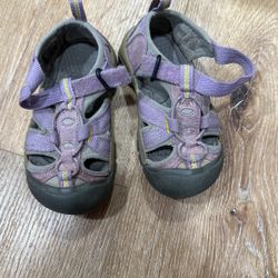 Keen Girls Shoes - Used Size 9
