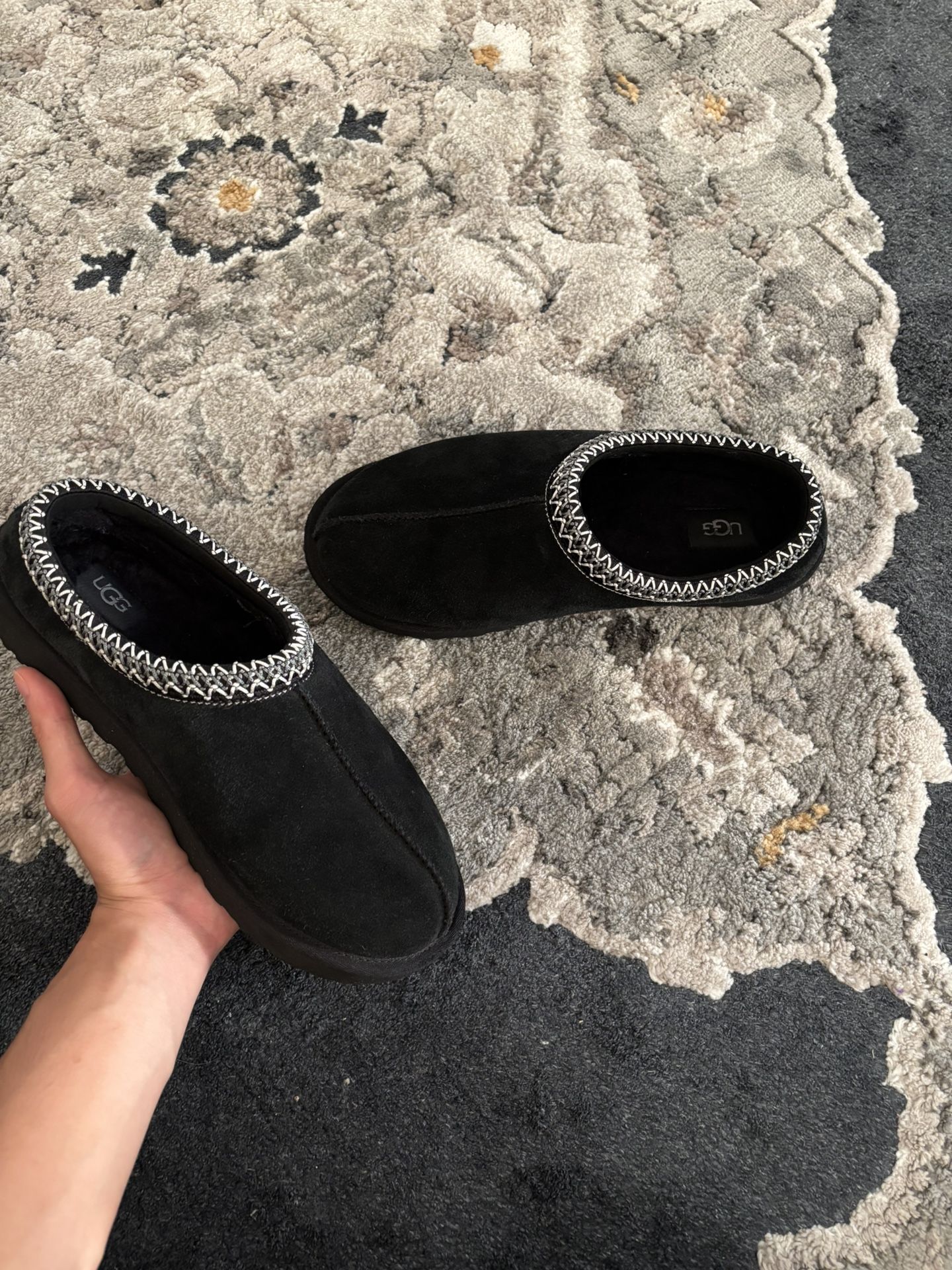 UGGS