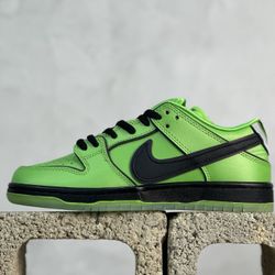 The Powerpuff Girls x Nike Dunk SB Low
