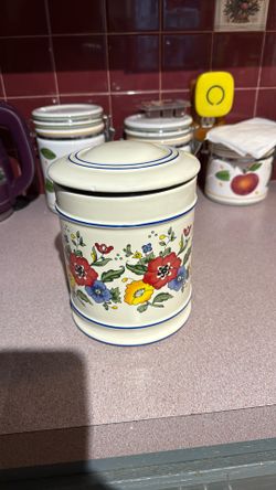 Ceramic Cookie Jar With Sealing Lid $5