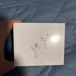 Apple AirPod pro 3 brand new but open, never used in perfect