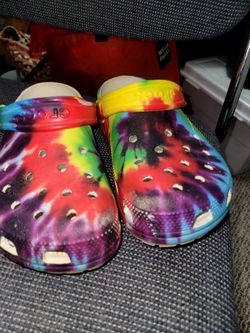 CROCS...