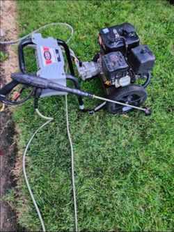 Gas-Powered Pressure Washer with Spray Wand 2800 psi LIKE NEW