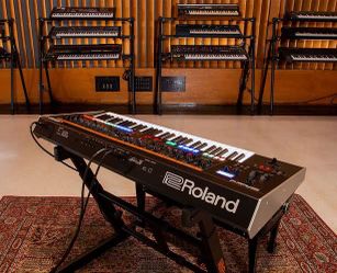 Roland Jupiter-X 61-Key Flagship Synthesizer, Synth, Keyboard (Modern Jupiter 8 “Clone”)