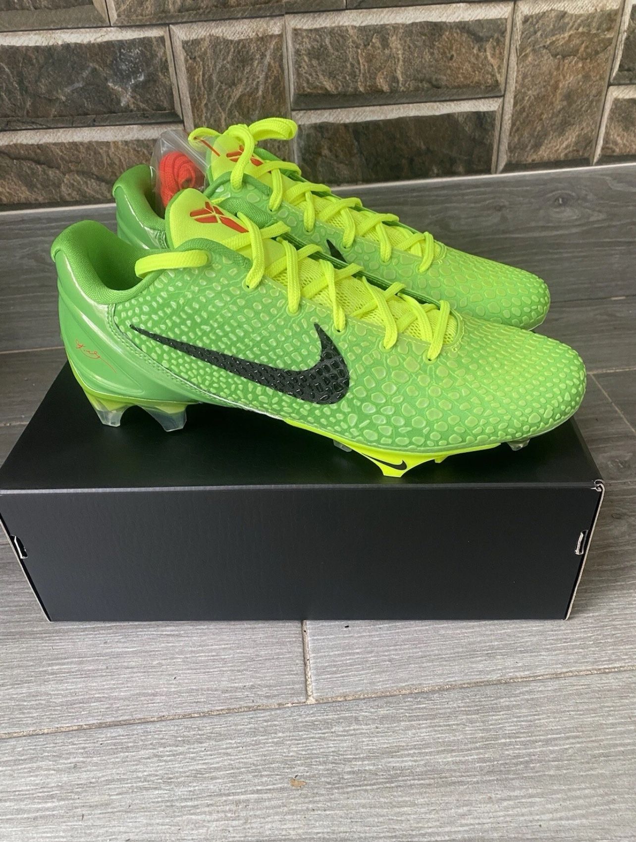 Nike Vapor Edge Kobe SE Grinch Size 11 DS