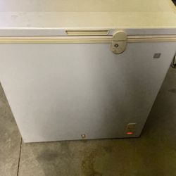 freezer GE  Chest  6 Cubic 