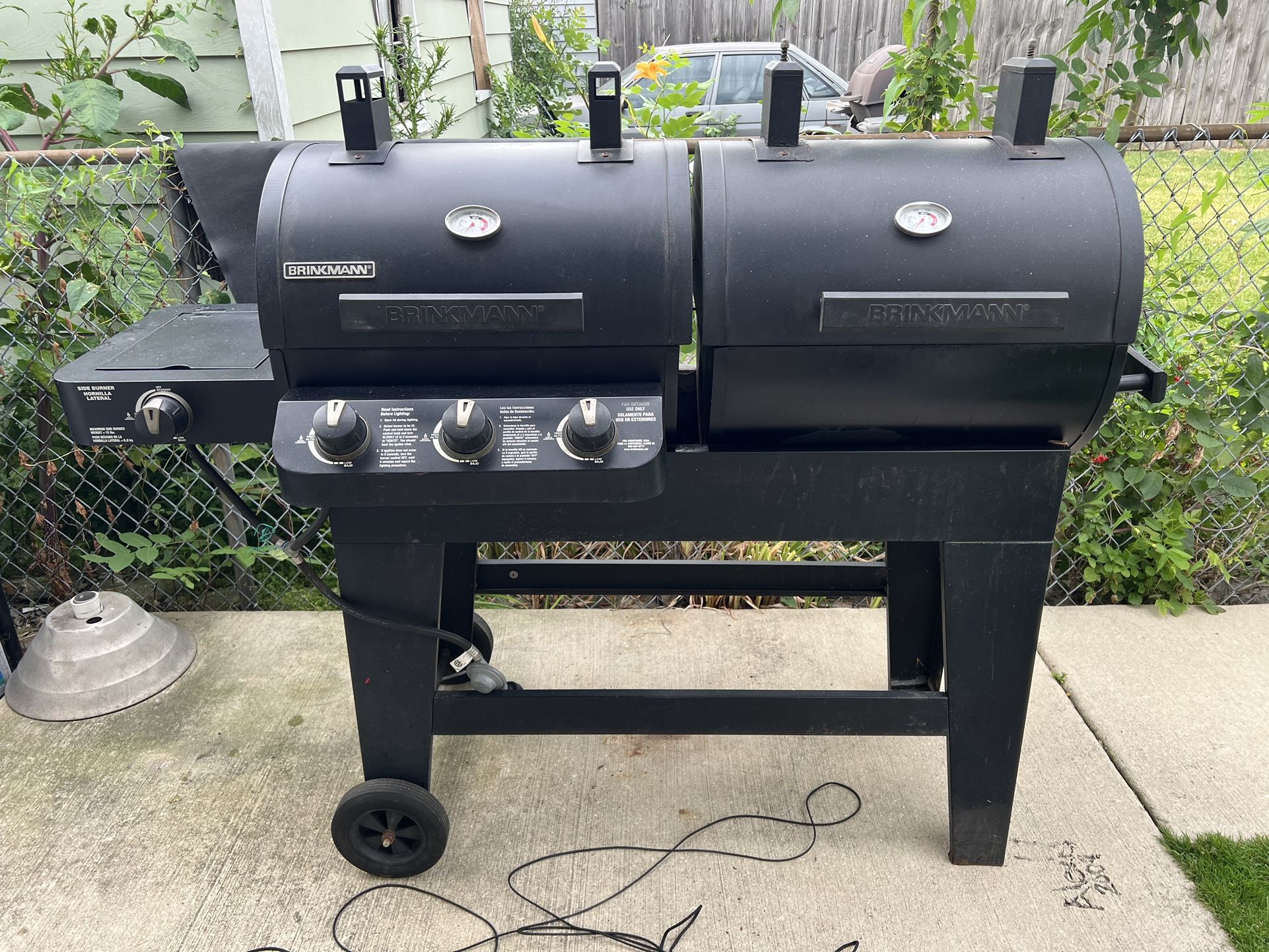 Brinkmann gas and charcoal grill