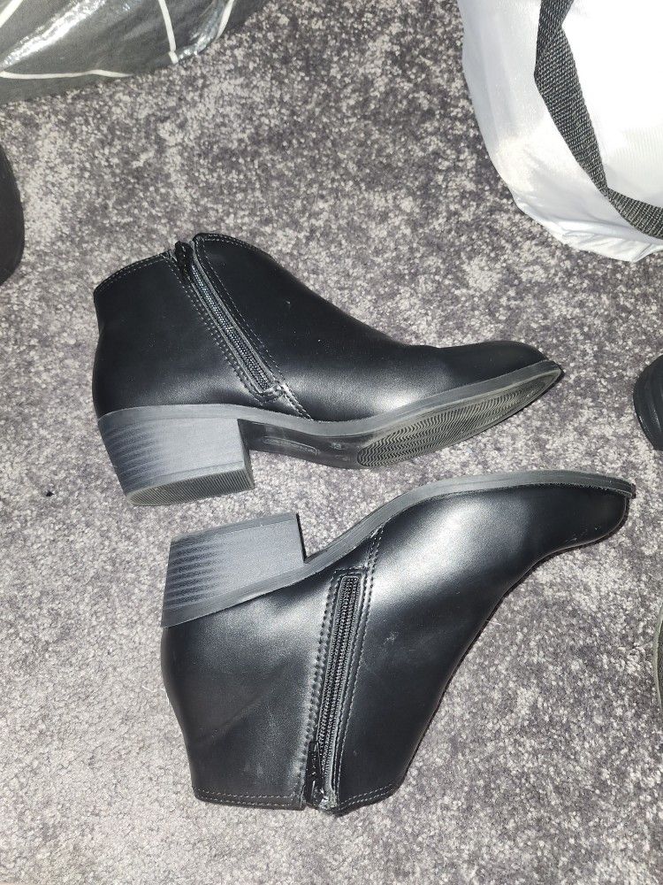 Arizona Jean Co. Size 8.5 Low Heeled Boots