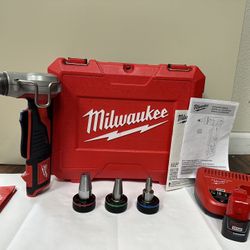 Milwaukee M12 Expansion ProPex Kit Like New ( Read Description Below )