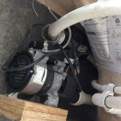 Max-Hydro Corner Tub