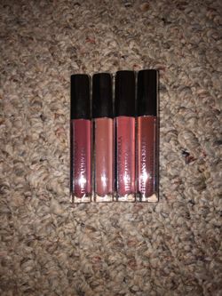 4 pigmented lipglosses