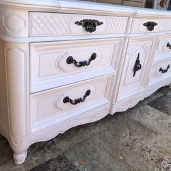 Dresser  White  Good  Condition 