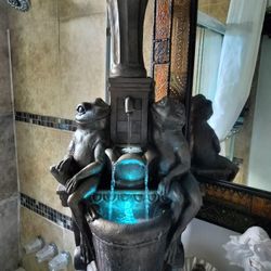 FROG FOUNTAIN WITH LED LIGHT 