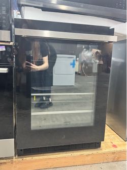 Jennair 24” built in undercounter beverage center