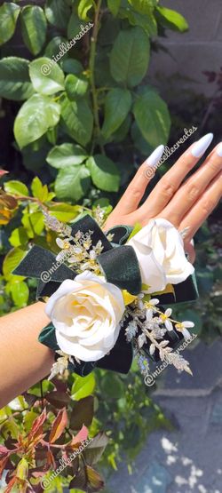 Green Velvet Corsage Set ✨ Prom Corsage