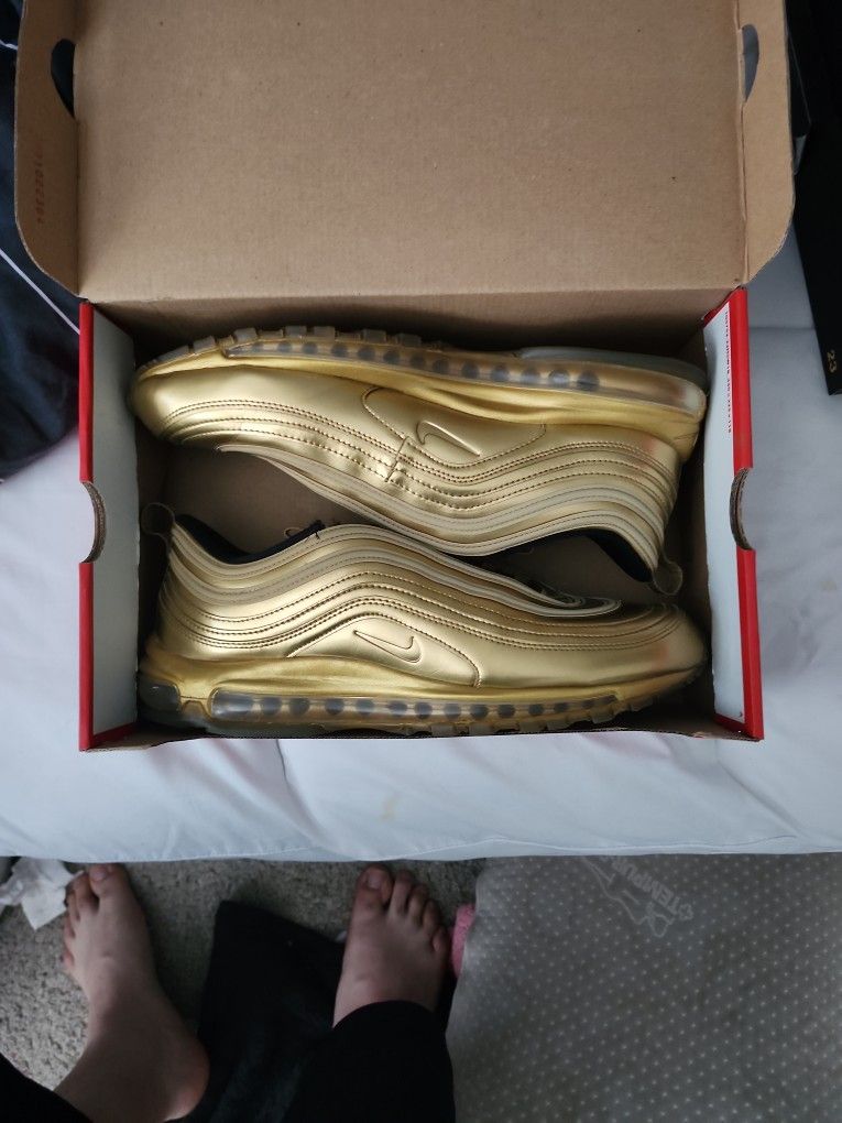 Nike Air Max Gold