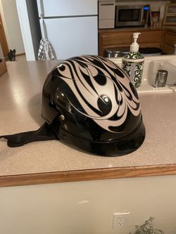 Women’s motorcycle helmet