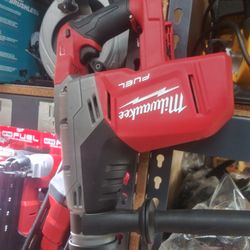 Milwaukee
M18 FUEL 18V Lithium-Ion Brushless Cordless 1-9/16 in. SDS-Max Rotary Hammer (Tool-Only)