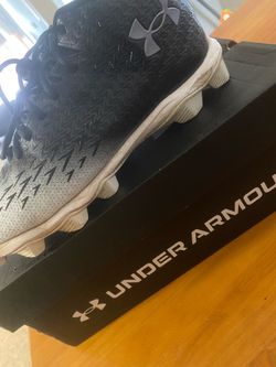 Football cleats sizes 11 in man’s