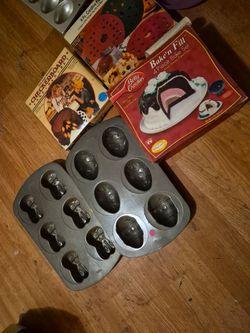 Wilton Bunny / Egg Bake Tray! +purple Mold+ Decorative Pie/cooke Stands!
Better crocker Fill'N'Bake